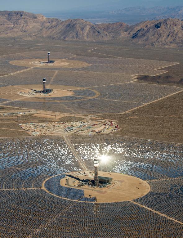 Pożar w elektrowni słoneczej Ivanpah Solar Electric Generating System w USA