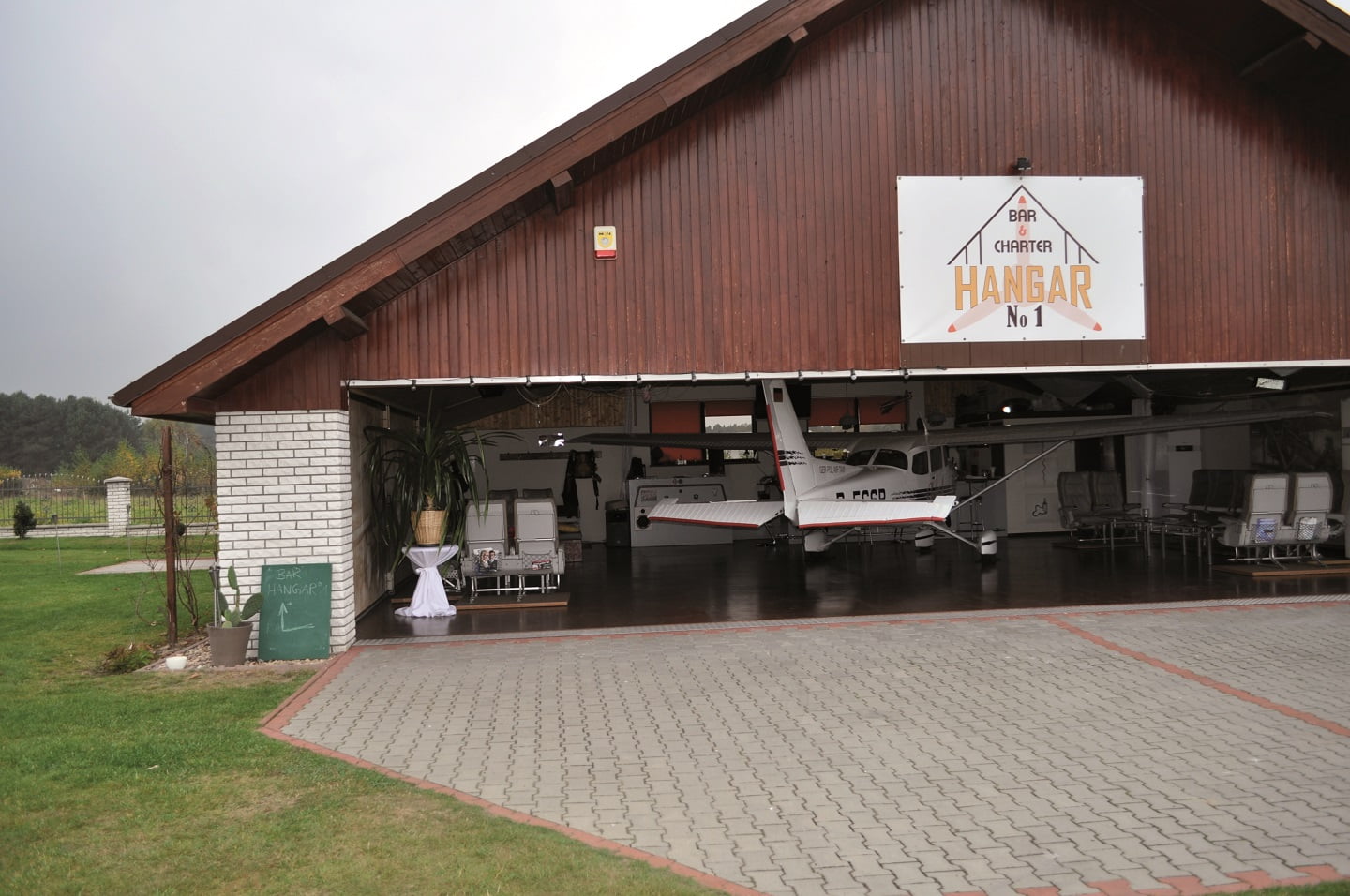 Hangar lotniczy z pompą ciepła