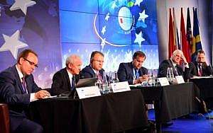 Minister Krzysztof Tchórzewski wraz z ministrami z Słowacji, Czech, Węgier i Litwy podczas panelu pt. Nowa architektura rynku energii elektrycznej