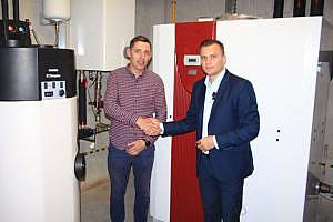 Adam Koniszewski z firmy Dimplex i Michał Niedźwiadek z firmy Warm Serwis