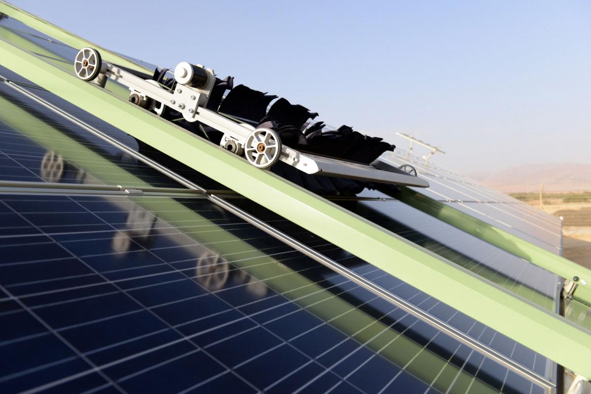 zautomatyzowany system czyszczący Ecoppia