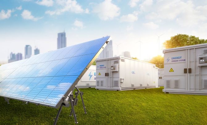 Chiny ukończyły budowę największego na świecie magazynu energii w technologii baterii przepływowych. Jaką ma moc i pojemność? Czym charakteryzuje się wykorzystana technologia? Tego dowiesz się w tym materiale.
