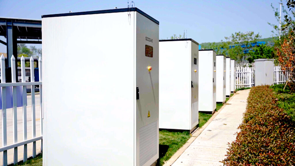 GoodWe ESA – siedem jednostek 125kW-261kWh wspiera infrastrukturę ładowania pojazdów ciężarowych w De’an, Chiny