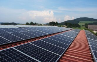Według niepotwierdzonych oficjalnie informacji program Mój Prąd nie będzie kontynuowany. To cios dla branży, gospodarstw domowych i całej idei budowania bezpieczeństwa energetycznego w Polsce. Czy bez wsparcia finansowego możliwe jest utrzymanie energetycznej niezależności obywateli? 