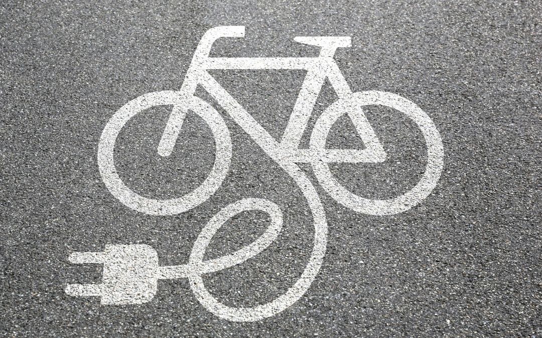 Rządowy pomysł na dofinansowanie zakupu rowerów elektrycznych nie wejdzie w życie – program Mój Rower Elektryczny został oficjalnie zamknięty. Mimo konsultacji społecznych i szczegółowej analizy, NFOŚiGW zdecydował, że nabór wniosków nie ruszy.