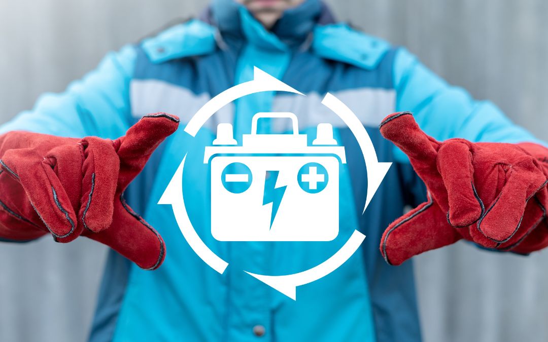Samozapłon domowych magazynów energii brzmi groźnie, ale dane nie potwierdzają czarnego scenariusza. W sporze o nowe Warunki Techniczne potrzebujemy faktów zamiast lęków. Ekspert Maciej Borowiak uspokaja: bezpieczeństwo zapewnią standardy i rzetelny montaż. Czy ryzyko samozapłonów jest wysokie?