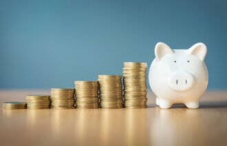 Jaki jest czas zwrotu termomodernizacji? Dzięki niej ceny energii, gazu czy opału nie muszą stanowić problemu! Jakie oszczędności może przynieść termomodernizacja? Sprawdź już teraz, co do powiedzenia ma ekspert!